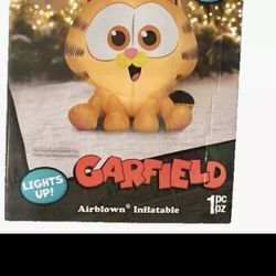 Gemmy Garfield Airblown Inflatable Christmas Nickelodeon 4.2 ft Tall Lights Up New