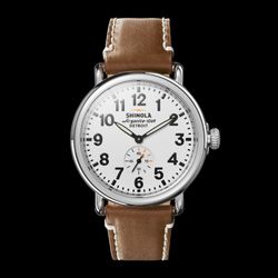 Shinola "Runwell" White Dial With a Leather Strap