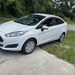 2015 Ford Fiesta 