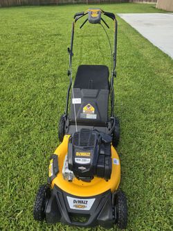 Dewalt 163cc Celf Propelled Uced $260 Firm Price/trabajando Bien $250 Precio Firme