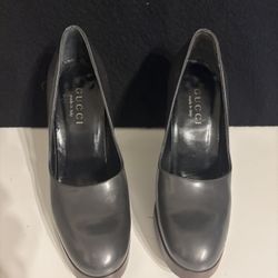 Authentic leather Gucci pumps Size 35 1/2