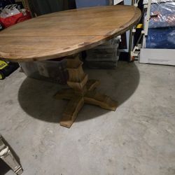 Pier I  Round Dinning Table 