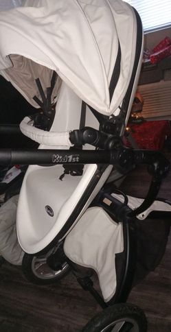 Kids1st White/Black Stroller (!TAKING OFFERS!)