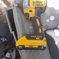 Dewalt 3 Speed Impact Driver In Great Shape Works Perfectly And Comes With 3ah Battery 