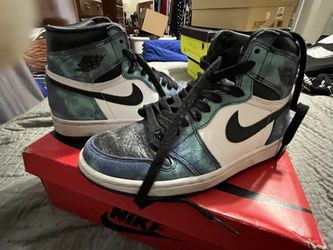 Nike Air Jordan Women’s 1High OG Shoes, Size 7
