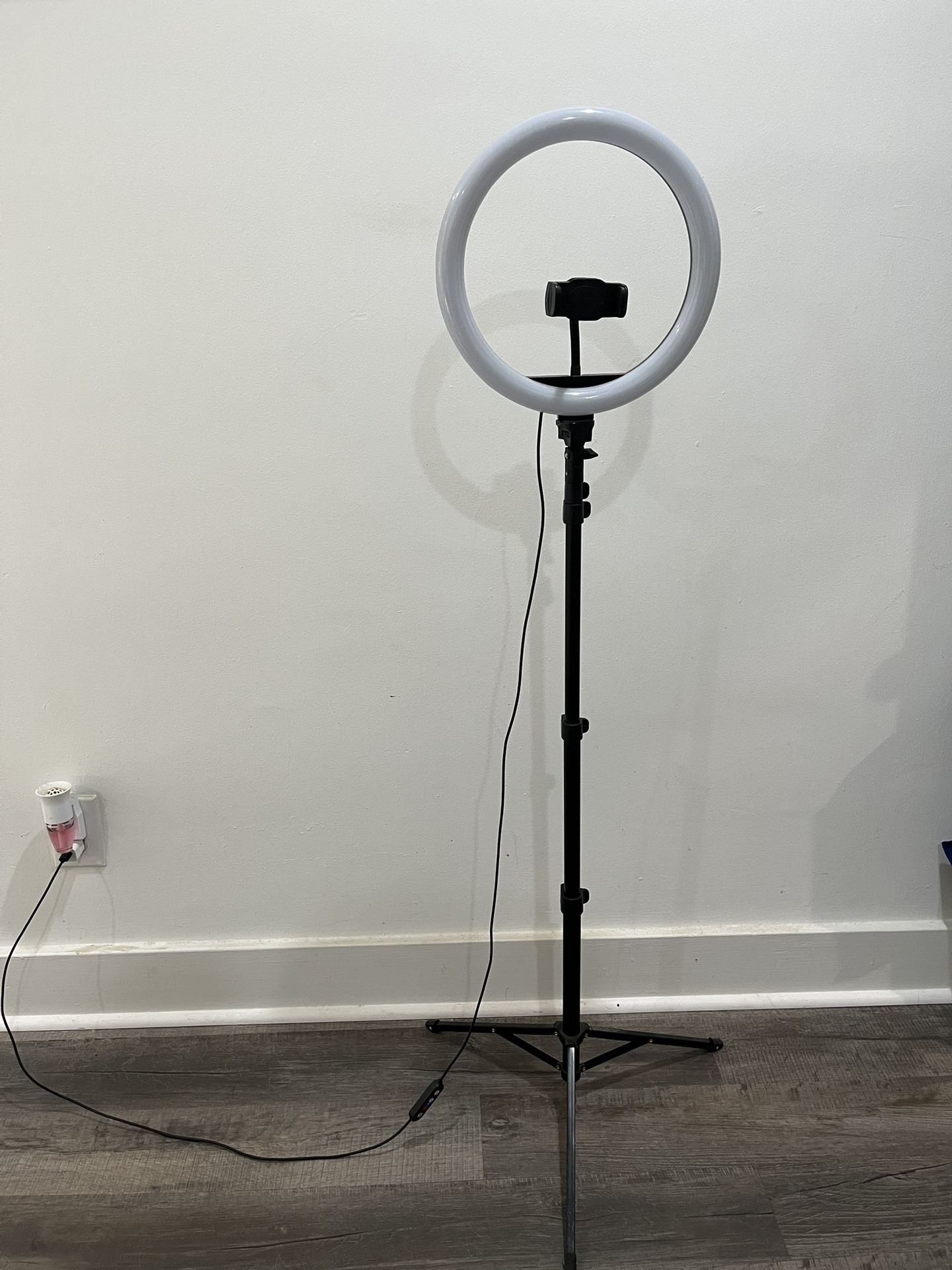 Light Ring Tripod