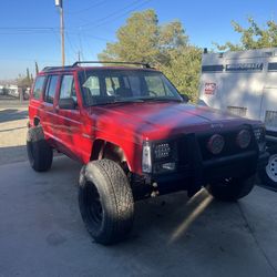 1993XJ Cherokee lifted 4 x 4