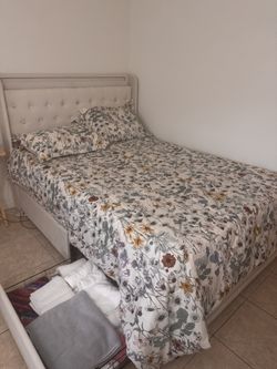 Cama Doble Como Nueva