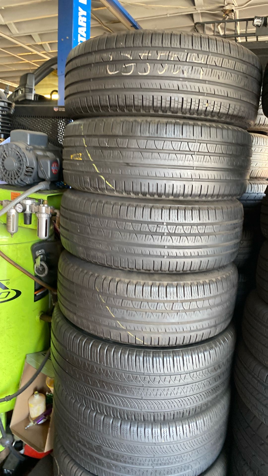 235/55R19 Marca Pirelli Usadas En Excelentes Condiciones De Vida