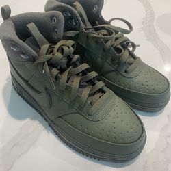 Brand new in Size 8 1/2