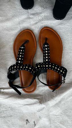 Top Moda Black Studded Thong Sandals