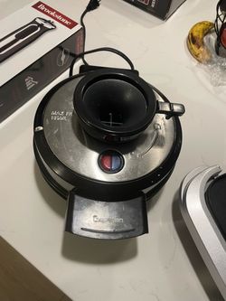 Ovation Round Waffle Maker