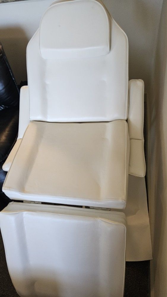 Massage couch