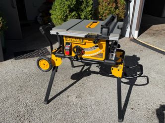BRAND NEW! DeWalt DE7491RS Portable Table Saw with Stand
