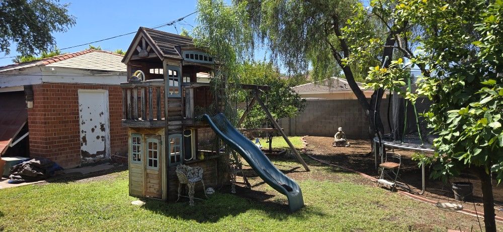 Kids Swing/ Play House