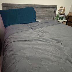 Queen size bed