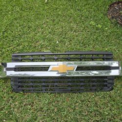 2020 Silverado Grill