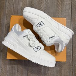 LV  Sneaker Mens
