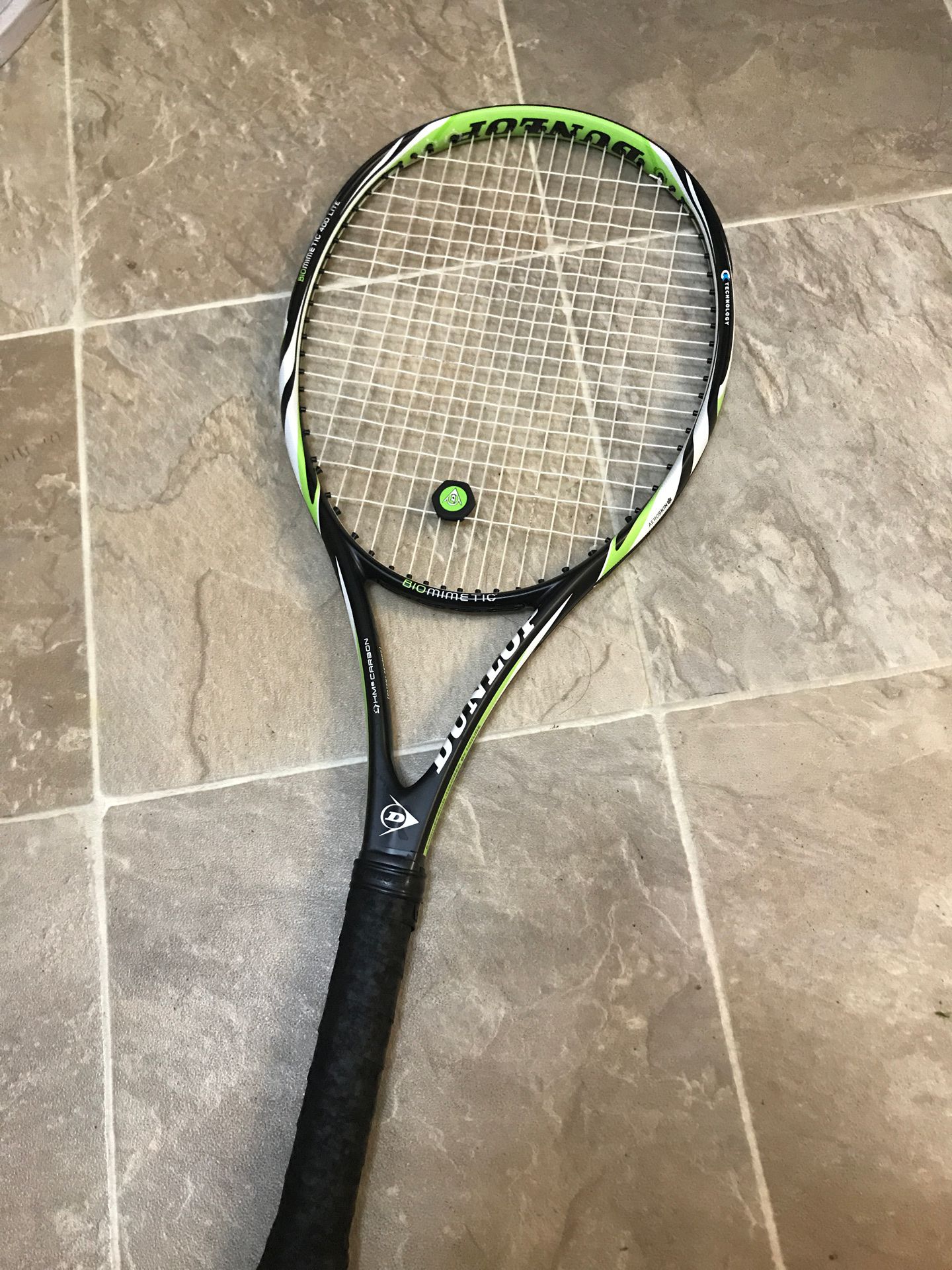 Dunlop biomimetic 400 lite tennis racket