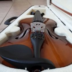 4/4 Full Size Violin with Case and Bow

