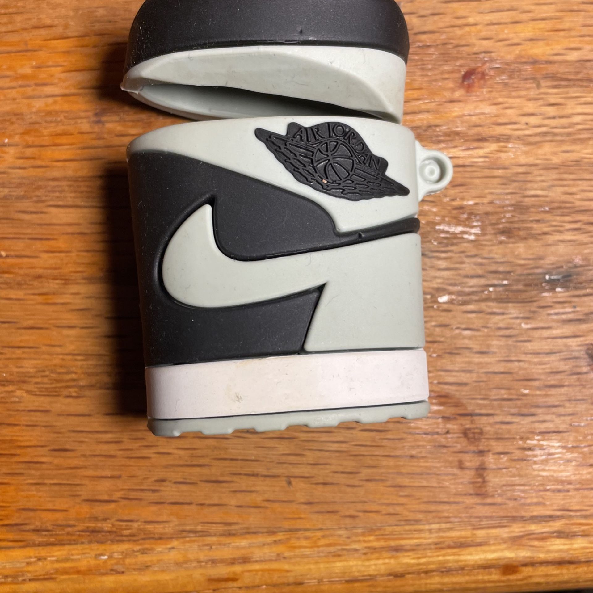 Apple Headphone Nike Protector