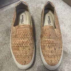 New Vaneli Sport Shoes (SIZE 7.5M)