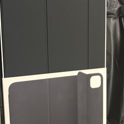 Brand New ipad pro 13in smart folio case 