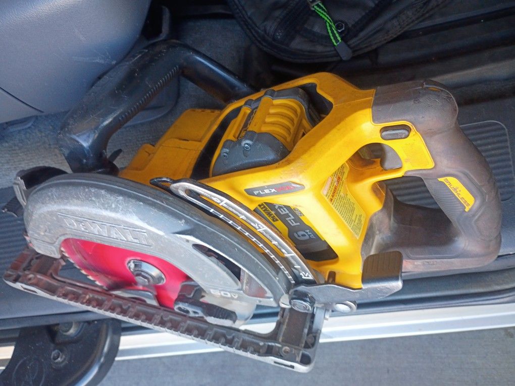Dcs577 Dewalt Circular Saw 7 1/4 In 