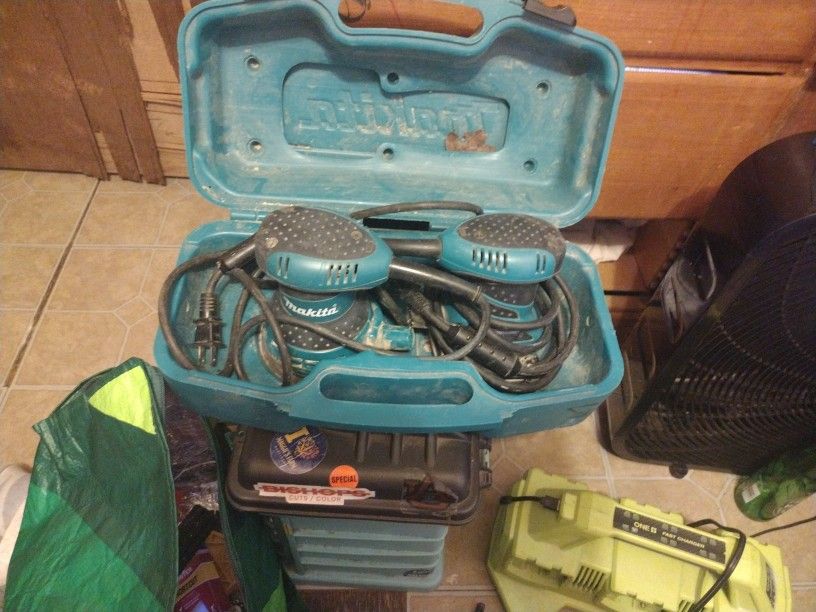 Makita Duel Corded Sanders