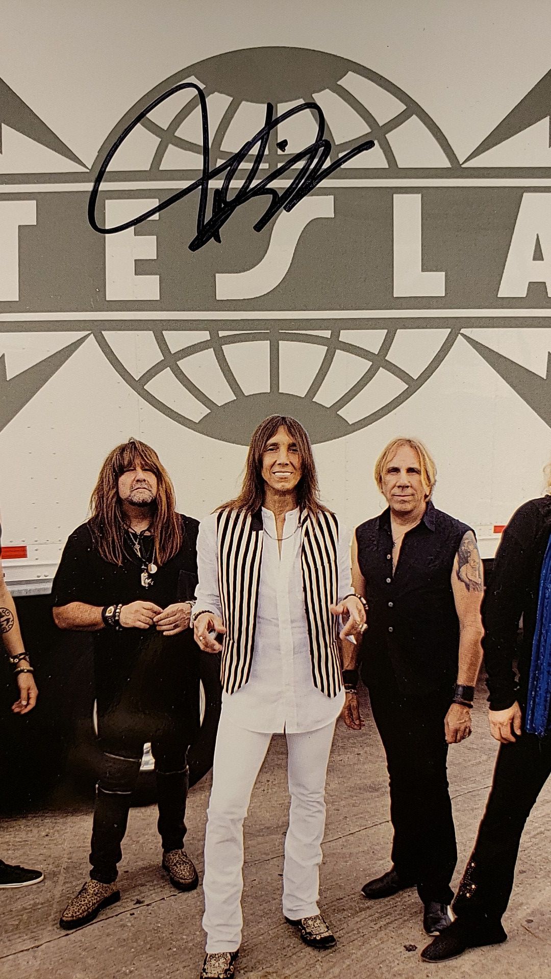 TESLA Band Group Photo Signed at Live Show Concert, MINT!