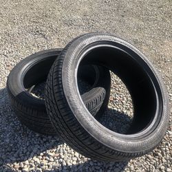 2 different pairs of tires (Bridgestone and “Delinte”)