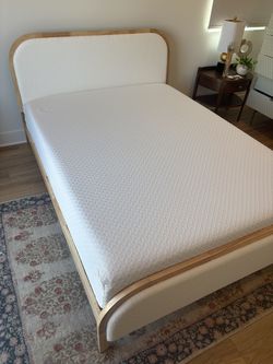 Queen Boucle Upholstered Bed Frame (Oak / Natural) – Never used