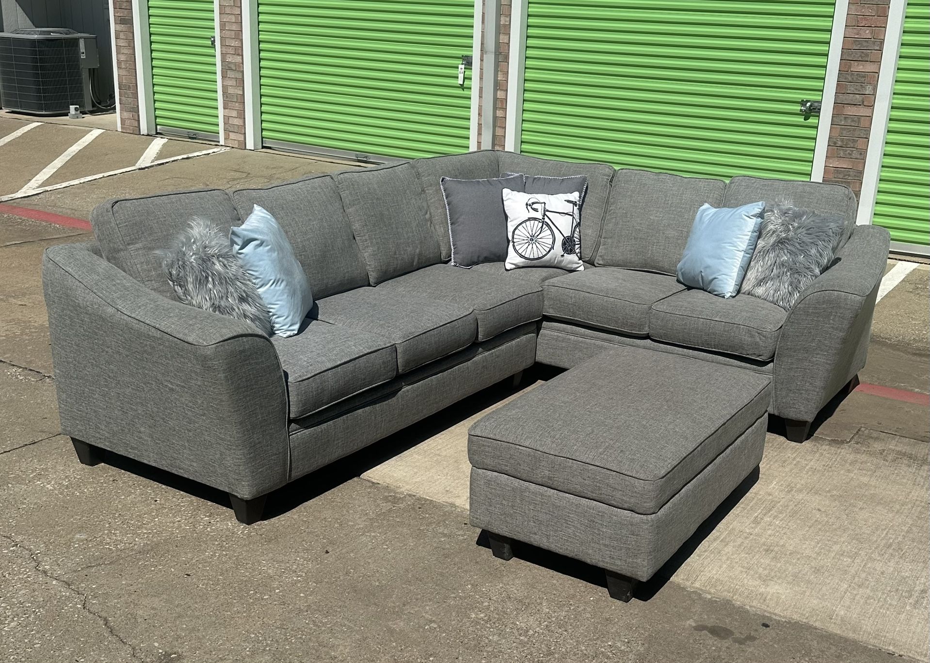 GRAY SECTIONAL COUCH SET
