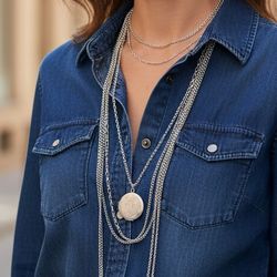 32" Silver-toned Five Layer Chain With   Round Floral Decoration Locket Necklace. Excellent Condition. This item is a silvertone, five-chain layered l