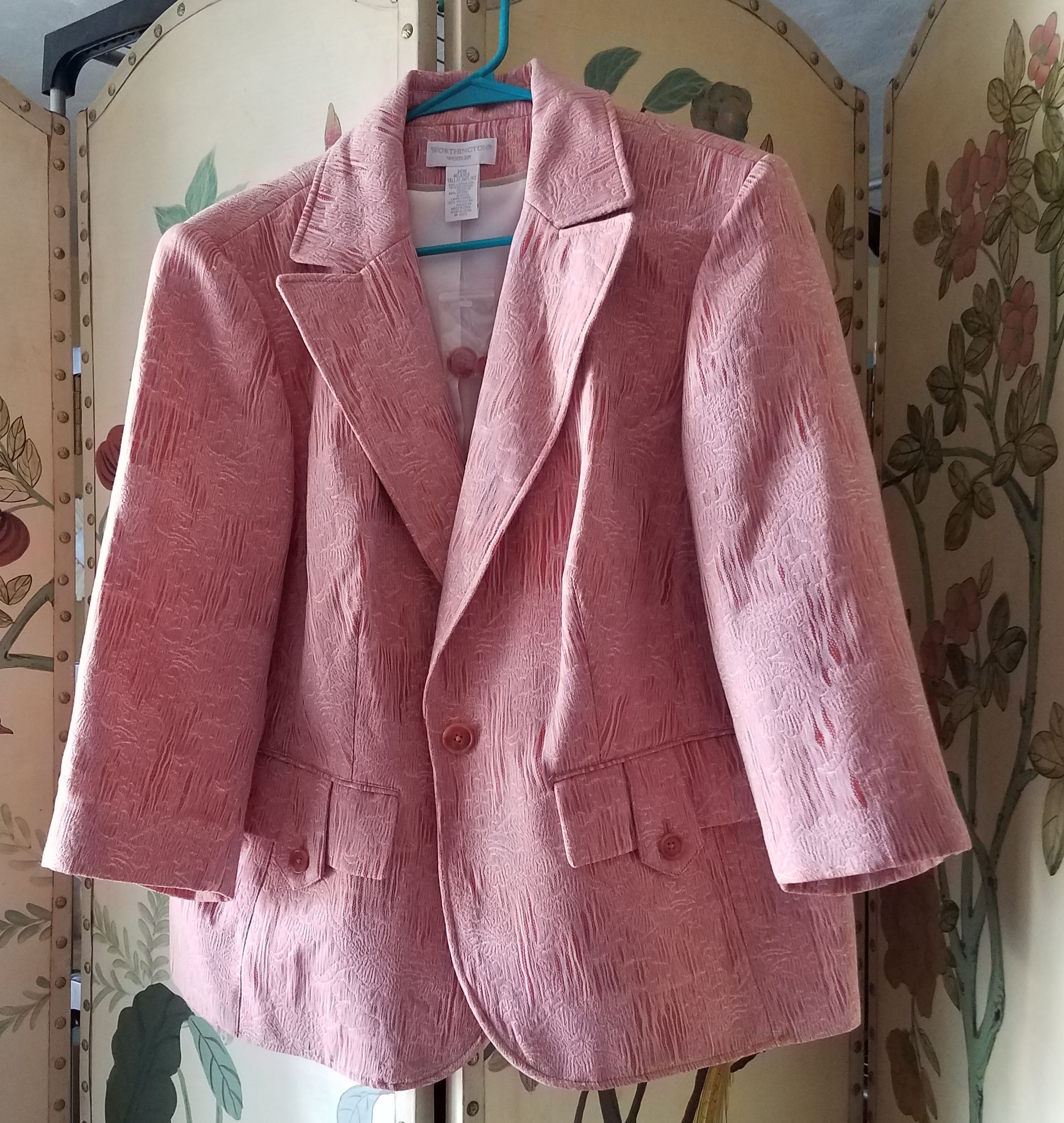 Beautiful jacket size 18 to 20 normal size