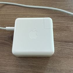 MagSafe Charger $25 FCFS