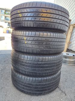 225/65/17 Michelin Set 
