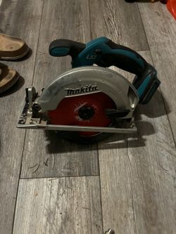 Makita 6-1/2 " Circular Saw 