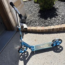 Razor scooter
