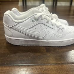 Nike Son of Force Youth Size 4Y, Brand New, Never worn