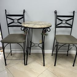 Entryway Table And Chairs