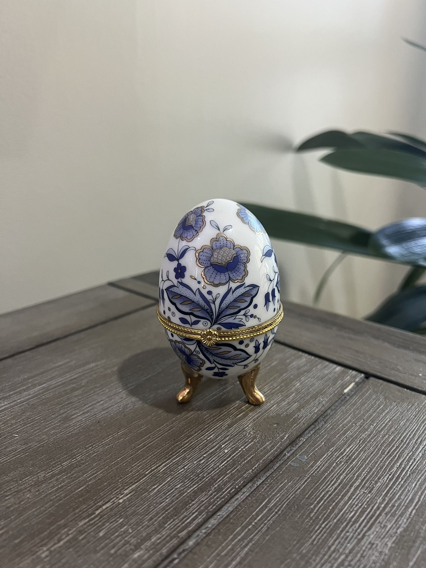 Porcelain Egg Container