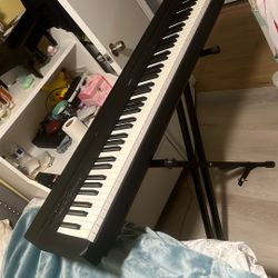 Yamaha P-71 88 Key Keyboard
