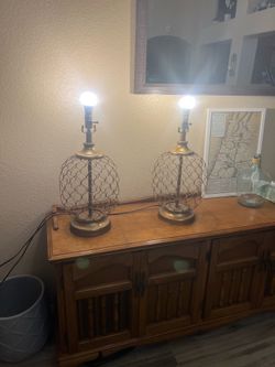 2 Lamps