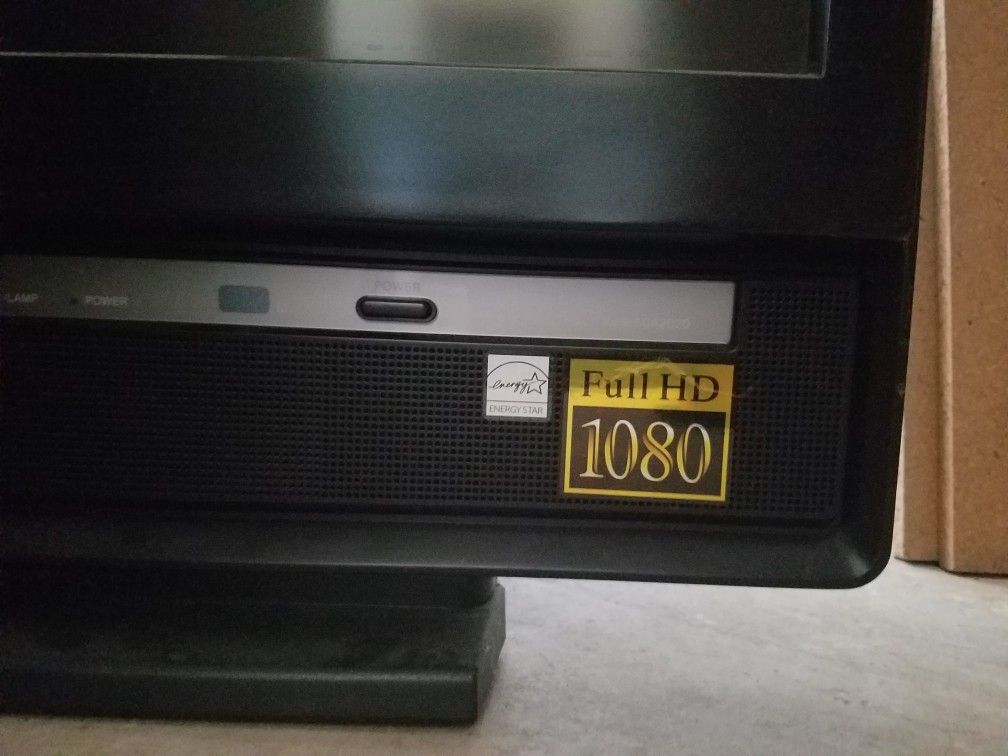 Sony Grand Wega SXRD HD 1080p 50 Inch, New Lamp, Great For Gaming, Amplified Stereo Sound, Excellent Condition.