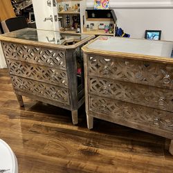 Set Of 2 Mirrored Nightstands 