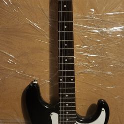 Squier Bullet Stratocaster Black Hardtail Made In Indonesia Exc