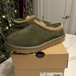 Ugg Tasman Burnt Olive Women’s Sz 5 