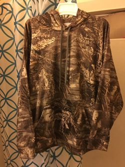 Camouflage sweater size XL men's