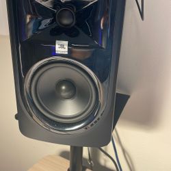 2x JBL 305P MkII Powered Studio Monitor (Pair)